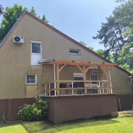Helena Casa de Férias Siófok